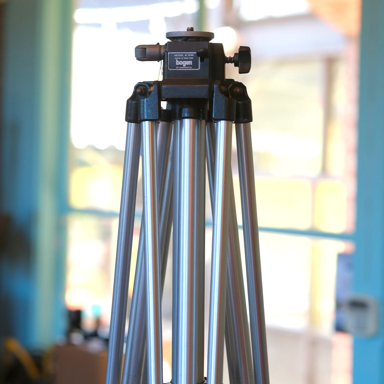 Bogen 3046 (AKA Manfrotto 028)