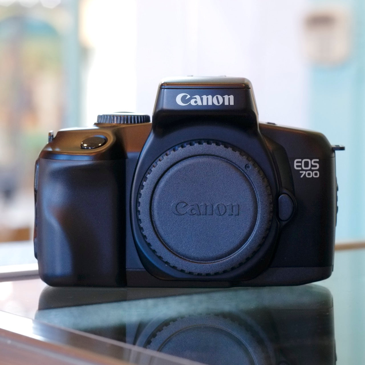 Canon EOS 700